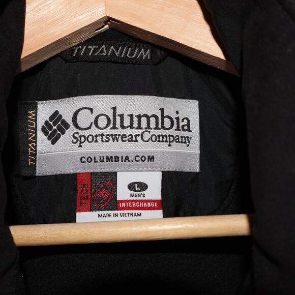 Colombia Black Vest Size Large Men's Three Front Pockets Zip Front - Picture 13 of 16